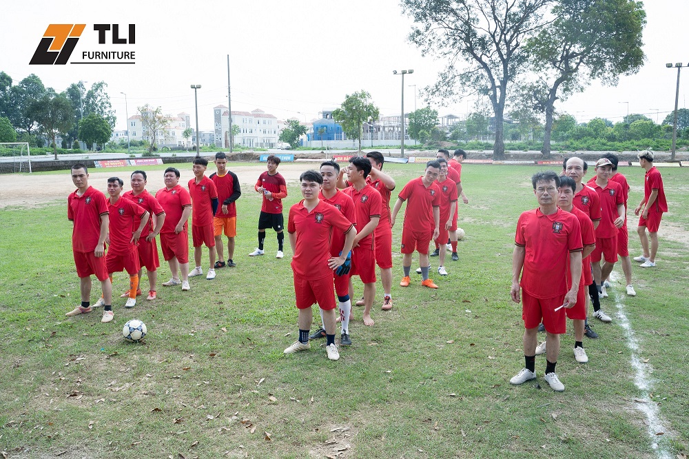3 đội bóng tham dự giải đấu.